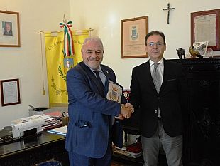 mazara-visita-a-palazzo-di-citta-del-nuovo-questore-di-trapani-salvatore-la-rosa