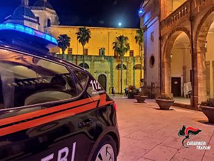 mazara/mazara-evade-dai-domiciliari-i-carabinieri-lo-conducono-in-carcere
