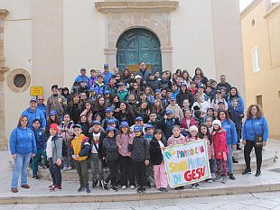 i-ragazzi-dellacr-parrocchia-sacro-cuore-in-santa-maria-di-gesu-visitano-gli-altari-di-san-giuseppe