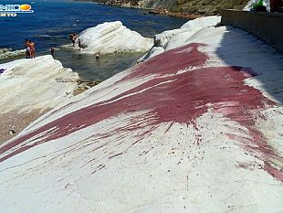 sfregio-alla-scala-dei-turchi-individuati-i-colpevoli