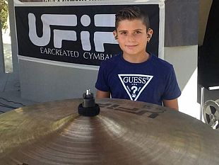 il-baby-batterista-francesco-vultaggio-si-prepara-per-il-tour-music-fest