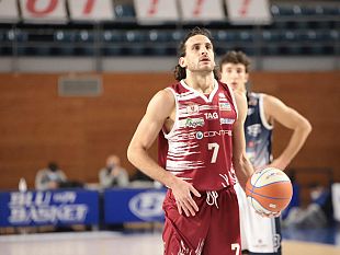 basket-trapani-lotta-ma-treviglio-ha-la-meglio-sui-granata