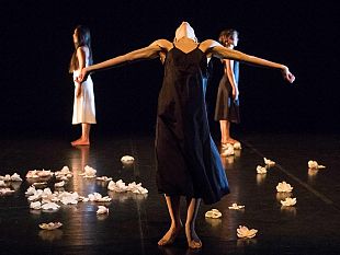 video-danza-e-mistero-omaggio-alla-danzatrice-charlotte-bara-al-teatro-selinus