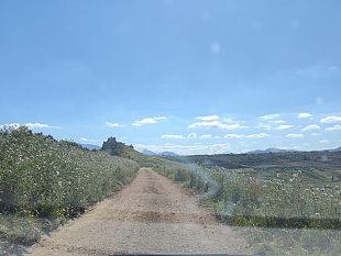 castello-di-calatubo-lavori-in-corso-alla-stradella-di-accesso