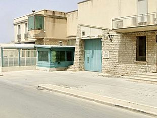 fiamme-e-caos-al-carcere-di-trapani-agenti-salvano-detenuto-tre-in-ospedale