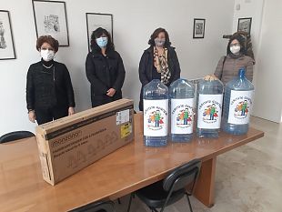 doni-per-le-scuole-e-panchine-arcobaleno-contro-lomofobia