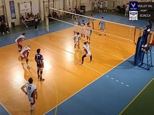 scalia-volley-sciacca-troppo-forte-la-capolista-bisignano-arriva-la-terza-sconfitta-consecutiva