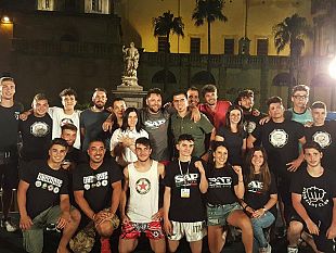 video-sul-ring-di-piazza-della-repubblica-spettacolo-senza-esclusione-di-colpi-nel-91026-fight-show-3-con-la-sfida-fra-italia-e-francia