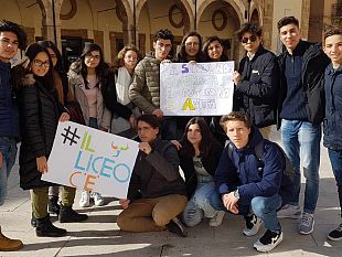 video-non-si-faccia-campagna-elettorale-sul-liceo-studenti-mazaresi-protestano-in-piazza