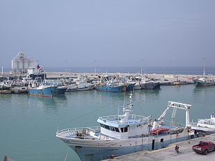 una-punta-di-sal-la-marineria-di-mazara-un-gigante-dai-piedi-di-argilla