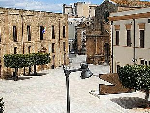 a-palazzo-pignatelli-in-corso-la-riunione-del-comitato-provinciale-per-l-ordine-e-la-sicurezza