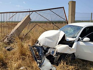 misiliscemi-auto-finisce-fuori-strada-ragazzo-in-codice-rosso