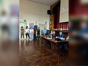 valerio-antonini-alli-calvino-di-trapani-con-i-ragazzi-del-progetto-di-specializazione-in-management-dello-sport