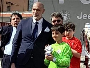 luca-seidita-vince-il-trofeo-di-miglior-portiere-al-torneo-gallo-a-lamezia