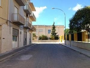 centro-di-accoglienza-immigrati-a-due-passi-dalle-scuole-elementari-protestano-gli-abitanti-della-via-emerico-amari