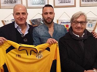 tempo-di-acquisti-ed-auguri-per-le-feste-per-il-mazara-calcio