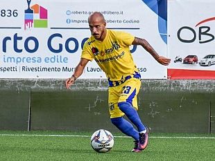 grande-bomba-di-mercato-del-mazara-il-forte-fantasista-pierino-concialdi-in-gialloblu