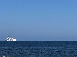 trapani-24-migranti-positivi-al-coronavirus-sulla-nave-azzurra