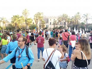 trapani-associazioni-e-famiglie-in-corteo-nella-giornata-della-pace