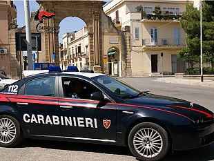 castelvetrano/castelvetrano-evade-dai-domiciliari-per-andare-a-rubare-denunciata-37enne