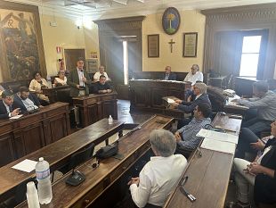 riunione-di-sindaci-a-palazzo-pignatelli-azioni-forti-per-salvare-lospedale