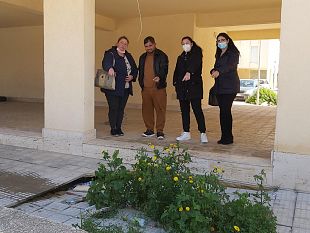 mazara-degrado-negli-alloggi-popolari-di-via-desineis