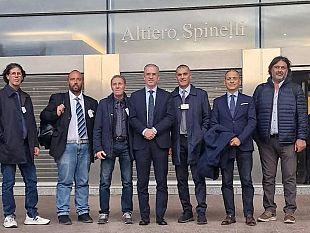 pesca-a-bruxelles-delegazione-delle-marinerie-di-marsala-trapani-mazara-e-sciacca-incontrano-il-commissario-ue-kadis