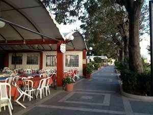 attivita-di-ristorazione-costretta-a-chiudere-per-la-nuova-tassa-di-occupazione-suolo-pubblico