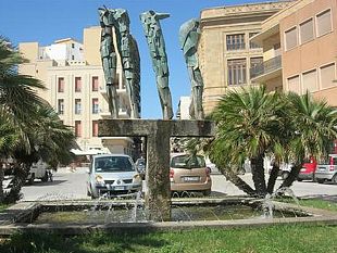 mazara-il-duemila-sul-degrado-della-scultura-di-consagra-in-piazza-mokarta