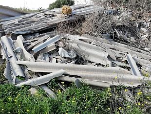 gomme-eternit-e-rifiuti-pericolosi-la-denuncia-di-legambiente-al-sindaco-alfano