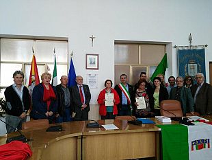 commemorazione-dei-partigiani-di-petrosino-venerdi-scorso-una-cerimonia-con-l-affissione-di-una-targa-in-aula-consiliare