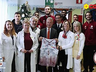la-pallacanestro-trapani-porta-un-po-di-allegria-ai-bambini-in-ospedale