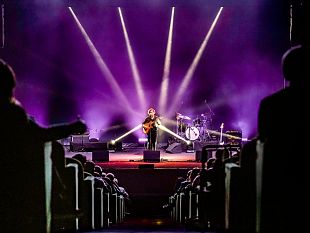 mazara-due-i-premi-vinti-da-cico-messina-cantautore-mazarese-al-premio-andrea-parodi-2024