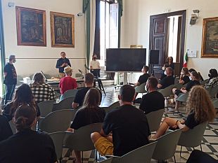 delegazione-di-giovani-polacchi-ricevuta-a-palazzo-dali