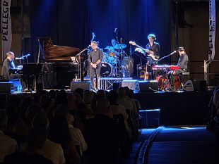 jazz-in-cantina-sold-out-per-raphael-gualazzi-alle-cantine-pellegrino-di-marsala