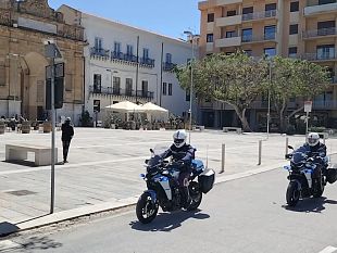 marsala-rafforzati-i-controlli-nel-centro-storico-polizia-in-moto-per-garantire-piu-sicurezza