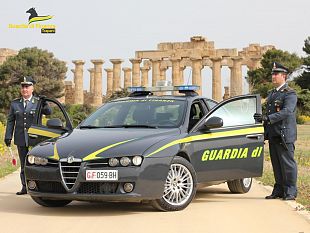 trapani/gdf-trapani-azione-di-contrasto-allabusivismo-commerciale-e-al-lavoro-nero