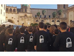 mazara-flash-mob-liberi-di-crescere-per-il-contest-ioleggoperche-2019