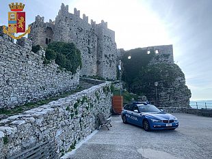 la-polizia-stradale-sequestra-unautovettura-clonata