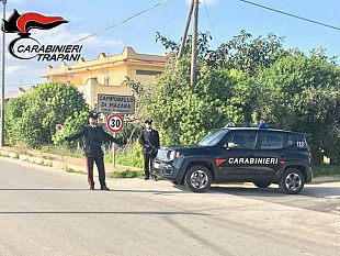 campobello-non-si-ferma-allalt-dei-carabinieri-e-provoca-maxi-incidente