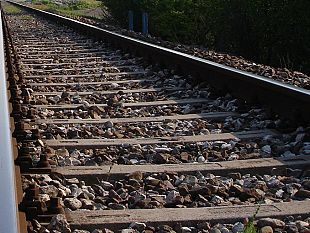 stop-ai-passaggi-a-livello-problematici-e-aumento-delle-corse-anche-per-sostenere-il-rilancio-turistico-legato-allaero