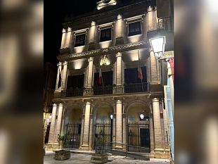 salemi-nuovo-look-per-il-municipio-illuminazione-innovativa-che-esalta-il-centro-storico