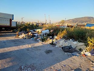 trapani-discarica-a-cielo-aperto-in-via-isola-zavorra