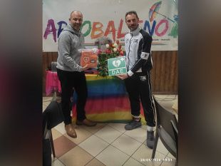 marsala-lassociazione-arcobaleno-odv-dona-defibrillatore-e-allasd-team-biondo-kickboxing-academy