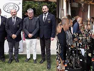 trapani/openais-trapani-grande-successo-per-la-piu-bella-festa-del-vino-sul-territorio
