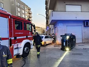 scontro-fra-2-auto-in-via-archi-complice-la-forte-velocita