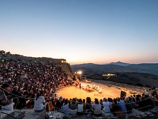 apre-i-battenti-il-segesta-teatro-festival
