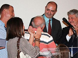 blue-sea-land-europa-mediterraneo-e-medioriente-che-aria-tira-e-tutela-della-salute-e-immigrazione-l-ambasciatore-de-sanctis-riceve-il-premio-blue-sea-land