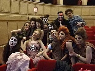 torna-la-rivista-allalberghiero-titone-i-ragazzi-in-scena-al-selinus-con-il-re-leone