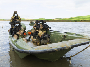 i-bersaglieri-della-brigata-aosta-si-addestrano